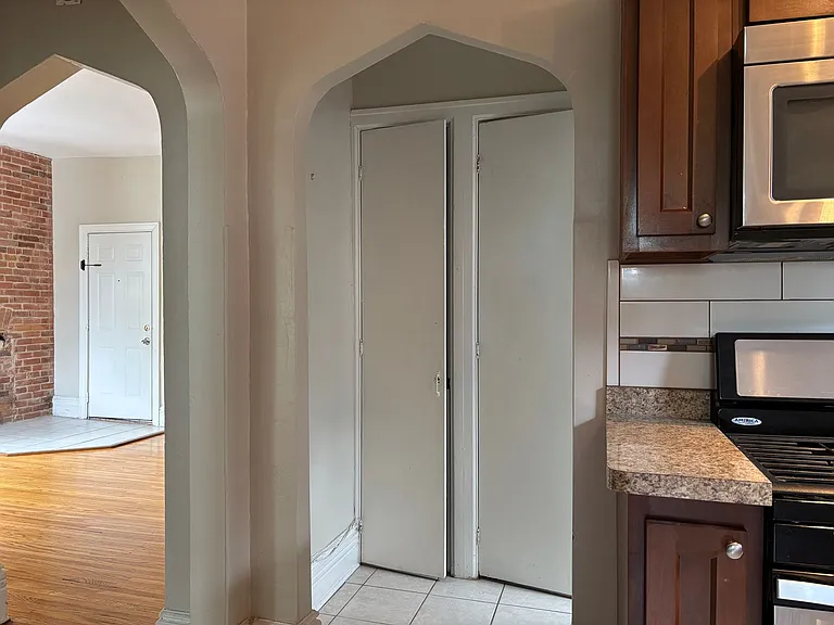 379 Bryant St — Photo 9