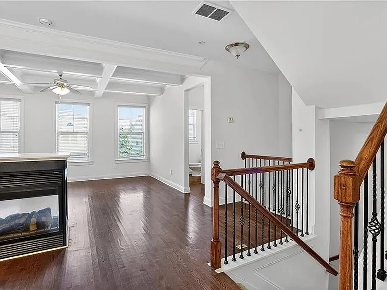 2110 Westhill Dr SE — Photo 3
