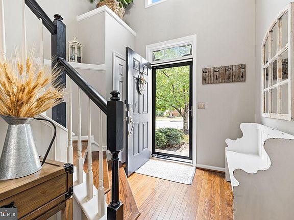 2nd image of 15124 Danehurst Cir