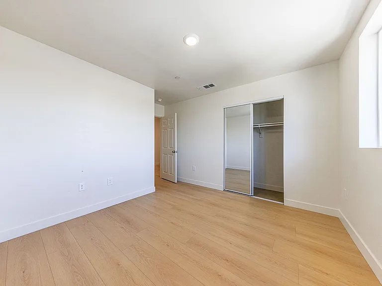 1652 Murchison St — Photo 20