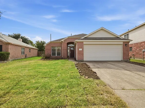 1903 Manor Dr, Baytown, TX 77521