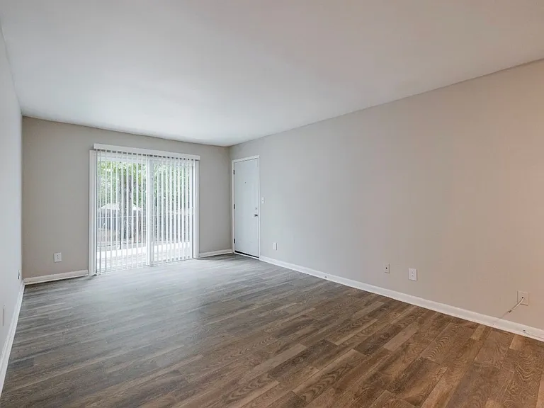 Modern Living in the Heart of Northlake — Photo 87