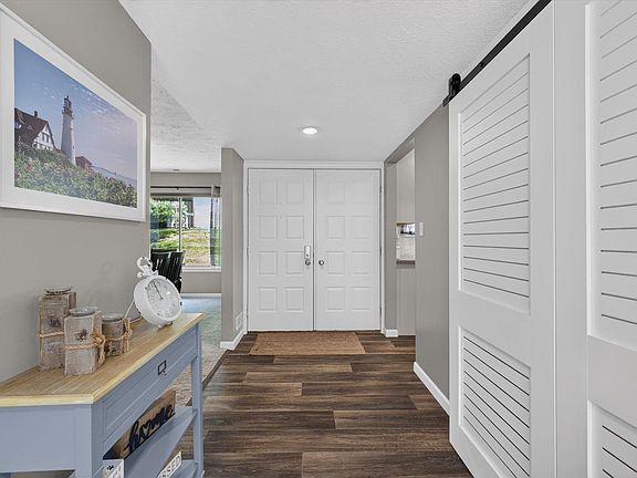 3rd image of 9126 S Greenridge Ln