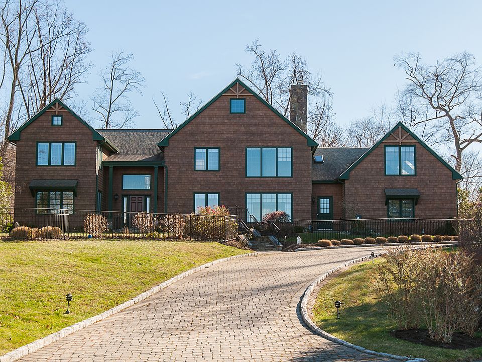 1st image of 84 Brookwood Dr