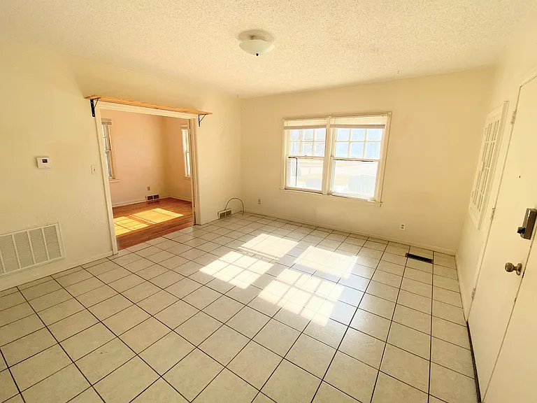 510 East 1st Avenue — Photo 3
