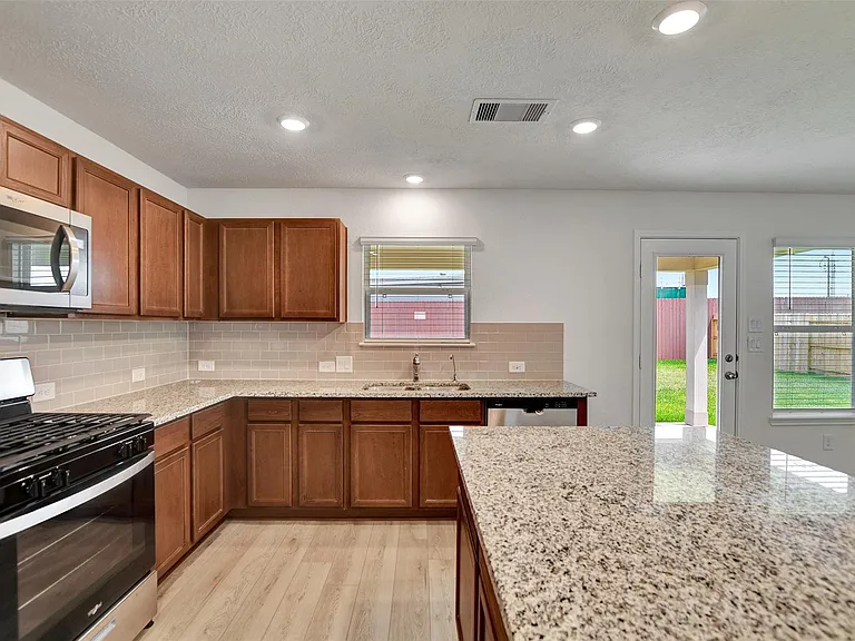 18214 Sessile Oak Dr — Photo 25