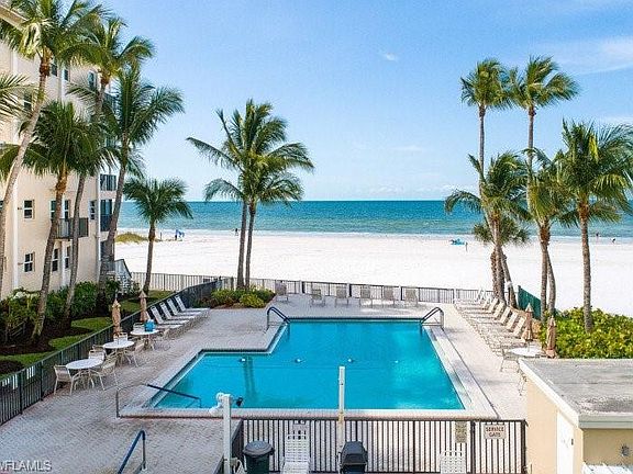 3rd image of 2580 Estero Blvd APT 305