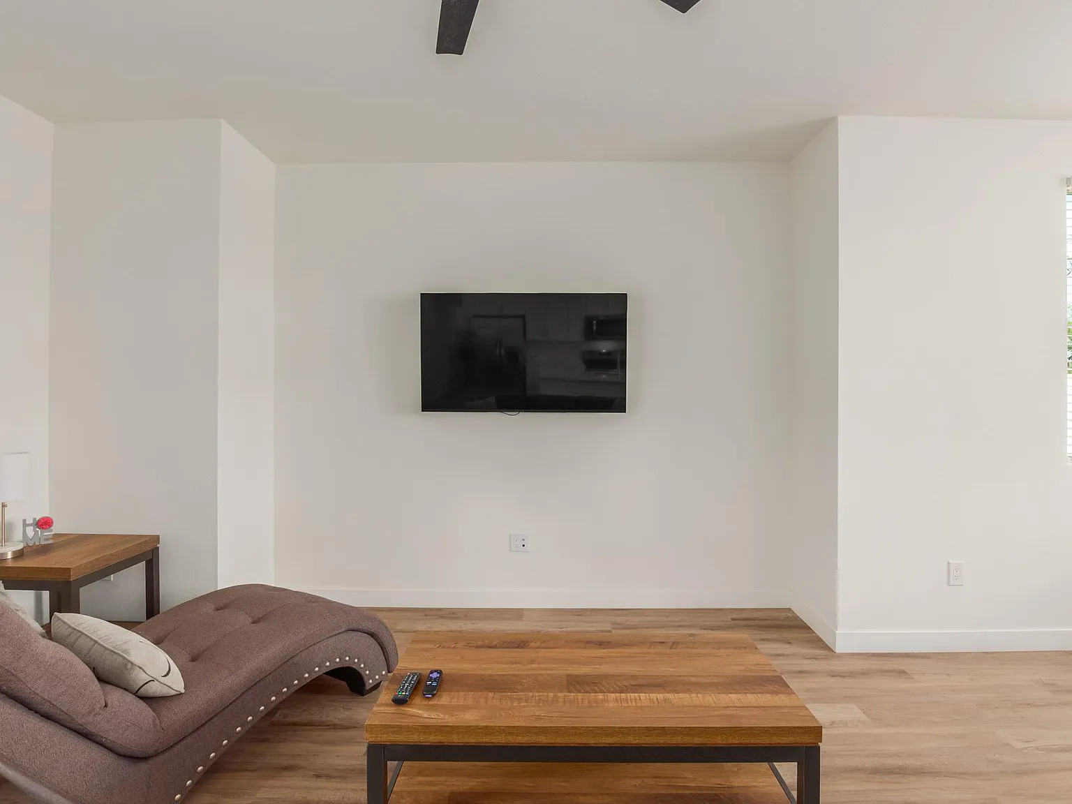 1735 S 2nd Pl — Photo 4