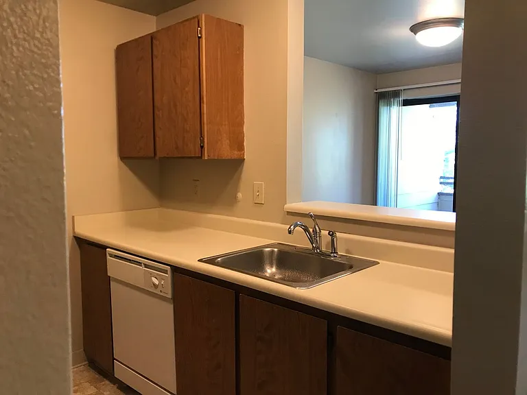Kelsey House Apartments — Photo 21