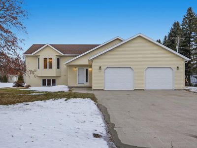 612 Fairway Dr, Casselton, ND, 58012