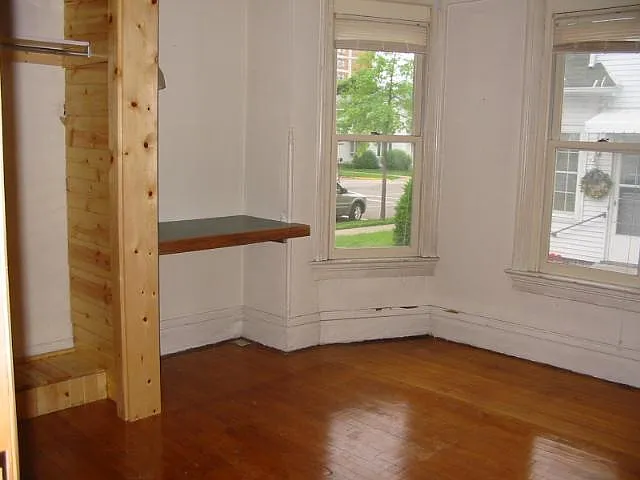 3 bed, 1241 sqft, $1,050 — Photo 2