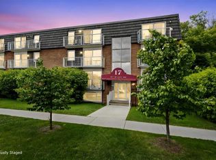17 E 13th St NW #105, Calgary, AB T2N1Z1