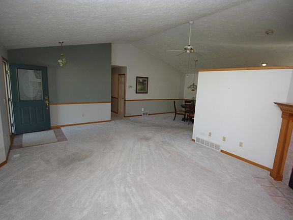 5th image of 1005 Barton St