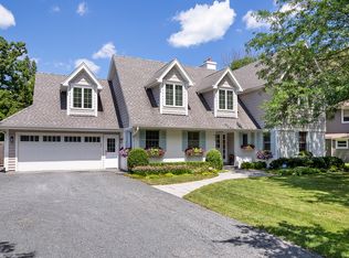 595 Dundee Rd, Glencoe, IL 60022