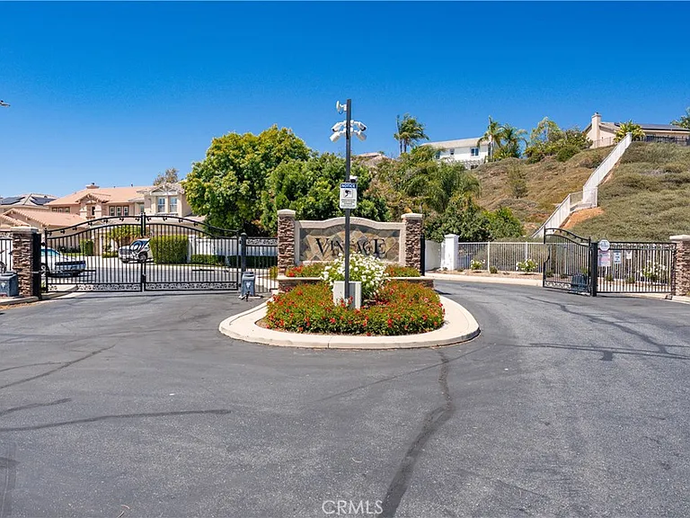 45277 Chateau Ct — Photo 49
