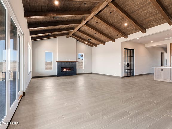 3rd image of 5633 Meridian Ct