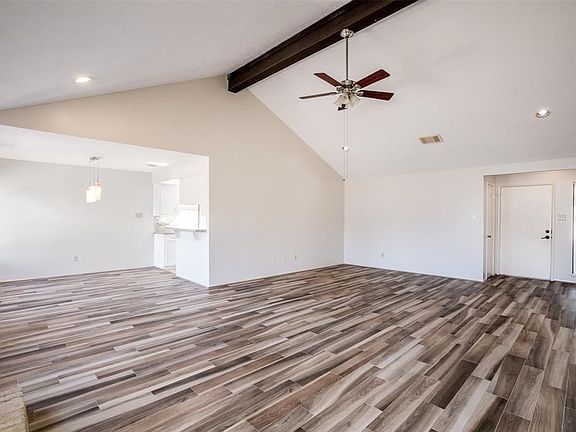 3rd image of 3027 Winchester Way
