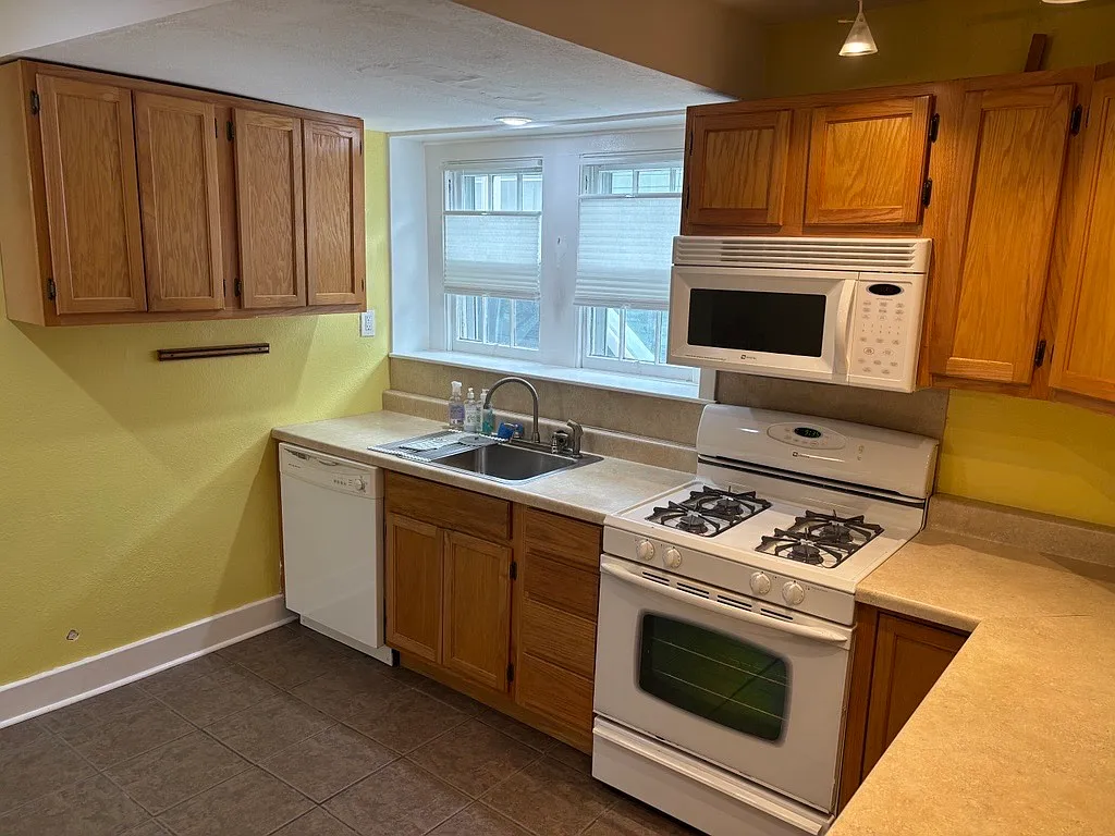 217 S Murat St — Photo 4