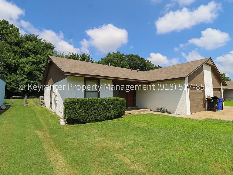4902 S Gum Ave — Photo 45