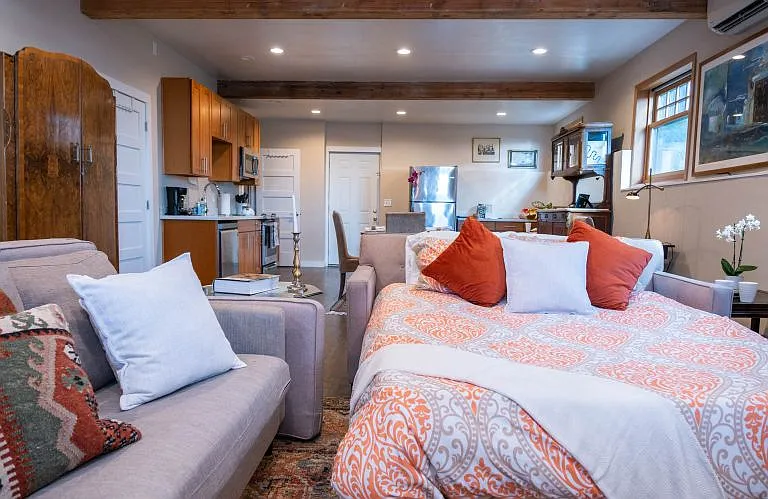 5466 Beach Dr SW #A — Photo 2