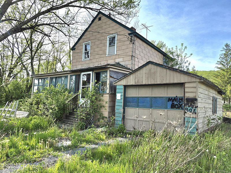 2nd image of 47 Champlain Avenue