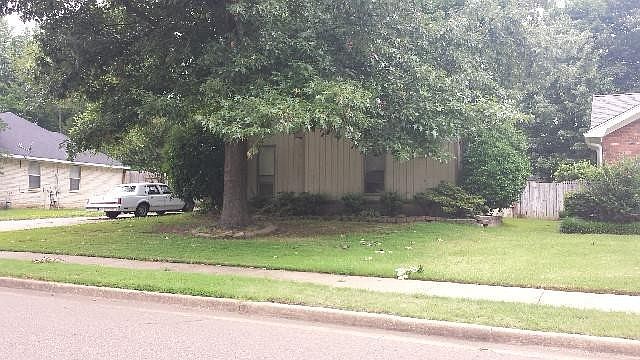 1st image of 6492 Farnell Ave
