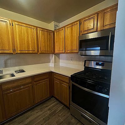 3rd image of 10 E 126th St APT 3