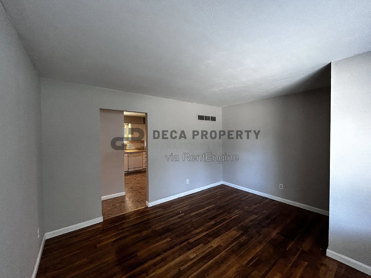 2 bed, 1.0 bath, 750 sqft, $1,050 — Photo 3
