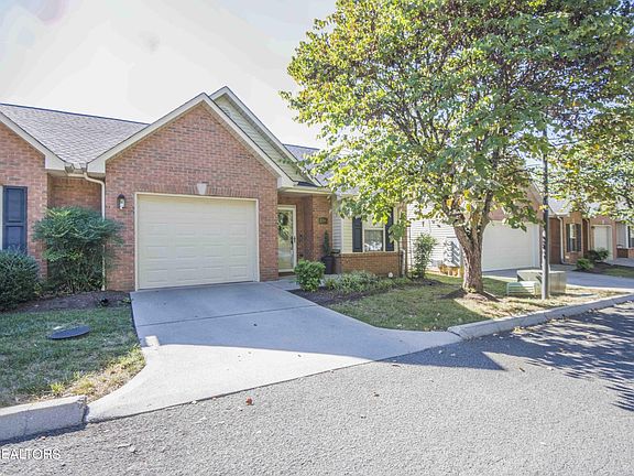 3rd image of 3744 Tilbury Way