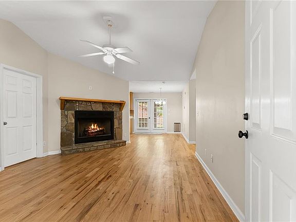 2nd image of 398 Gold Ridge Rd