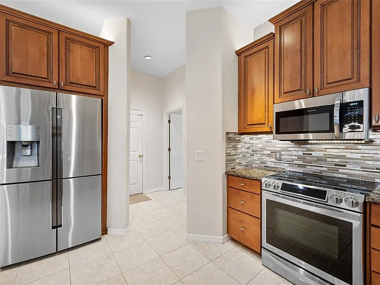 10675 Park Place Dr — Photo 15