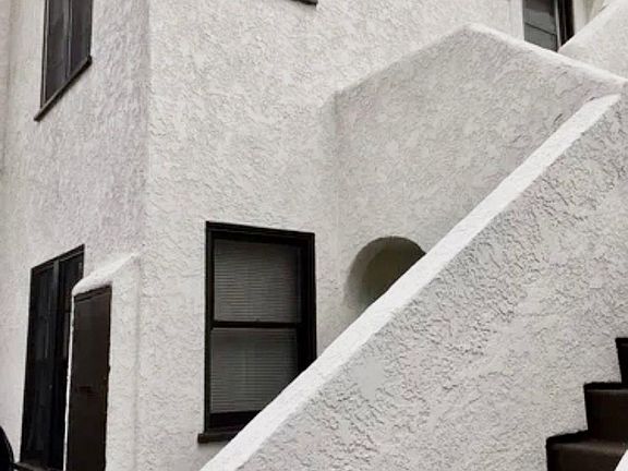 4th image of 740 W 19th St