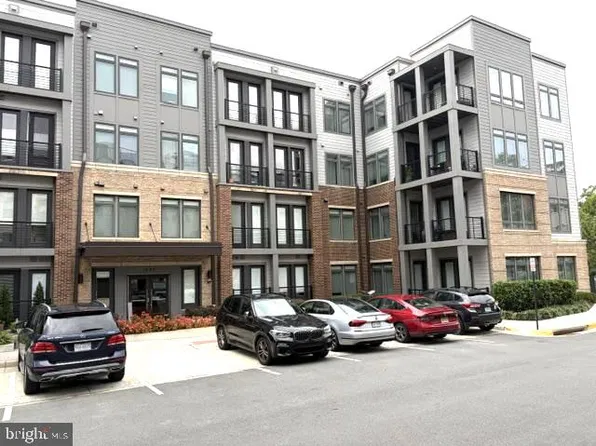 1675 Bandit Loop Unit 407B, Reston, VA 20190