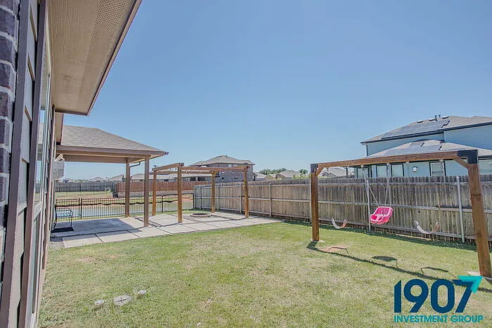 2501 Caden Ct — Photo 46
