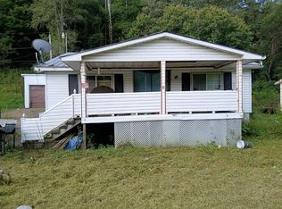 104 Orchard Rd, Scarbro, WV 25917