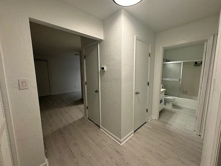 2143 Corinne St — Photo 7