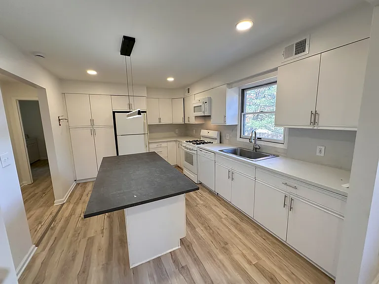 842 Beatrice Pkwy — Photo 7