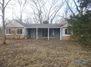 5911 Acres Rd, Sylvania, OH 43560