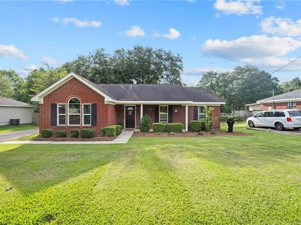 2890 Barlett Dr, Mobile, AL 36608