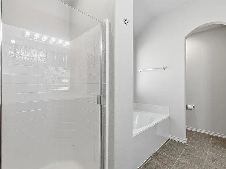 4504 Leeds Dr — Photo 18