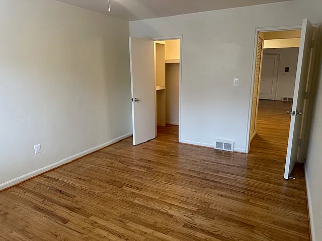 25901 Woodward Ave — Photo 3