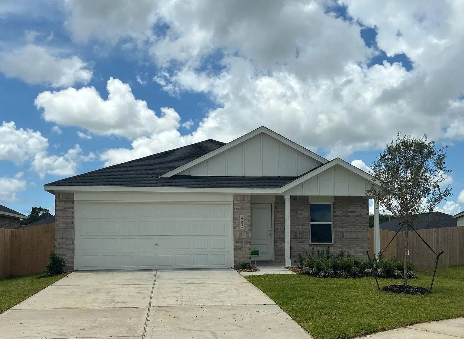 4 bed, 2.0 bath, 1760 sqft, $2,100 — Photo 1