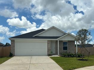 402 Emma St, Angleton, TX 77515