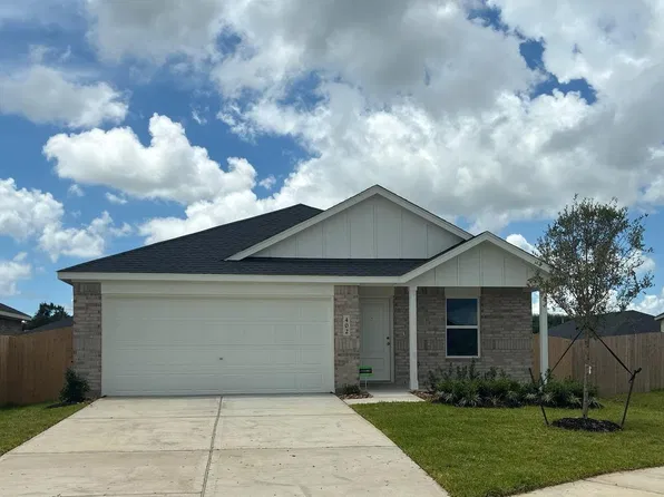 402 Emma St, Angleton, TX 77515