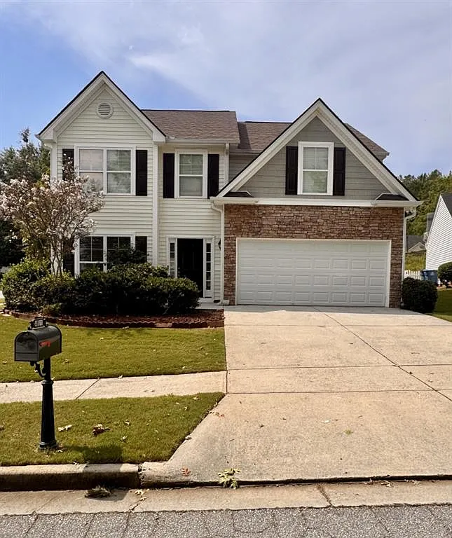 4 bed, 2.5 bath, 2192 sqft, $2,500 — Photo 1