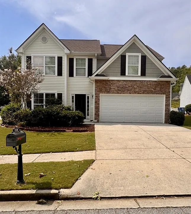4011 Village Main St