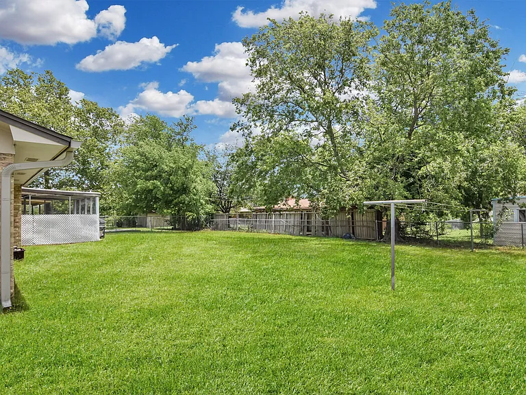 1804 Ruiz Dr — Photo 17