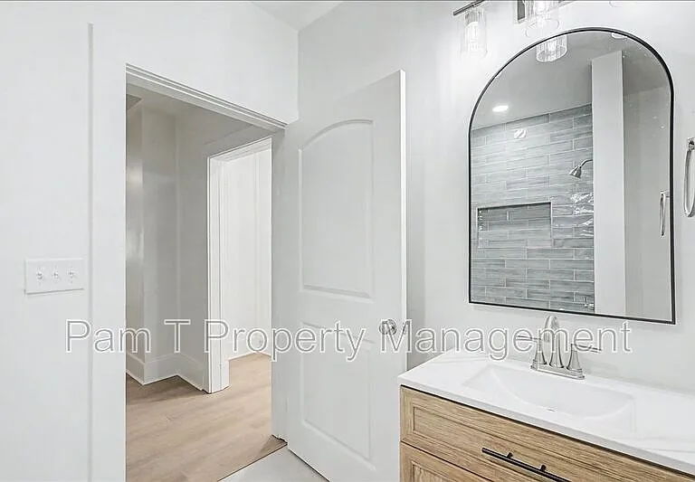 615 W 39th St #B — Photo 14
