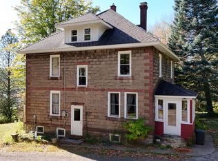 21342 Royce Rd, Hancock, MI 49930