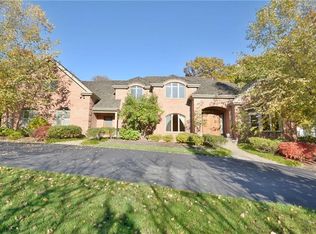 1210 Turnberry Dr, Pittsburgh, PA 15241